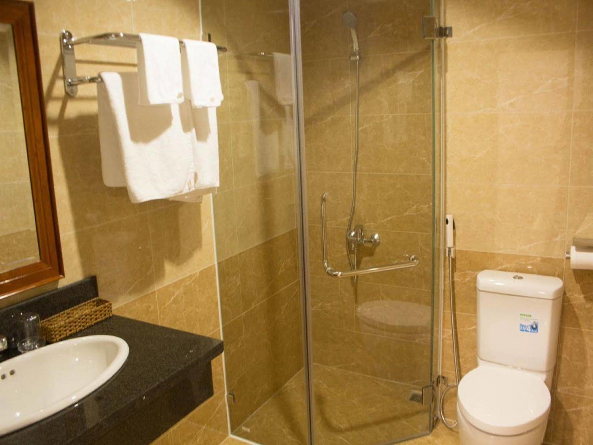 הו צ'י מין סיטי Reddoorz Plus New Sun Hotel מראה חיצוני תמונה